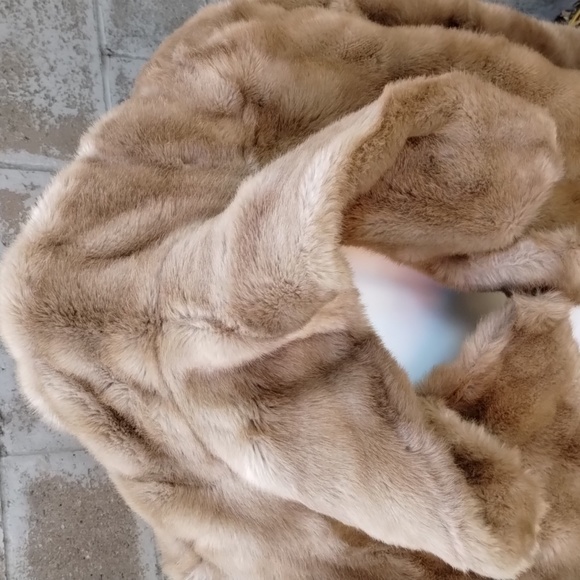 Made in England High Quality Faux Fur Real Leather Coat - Picture 13 of 13